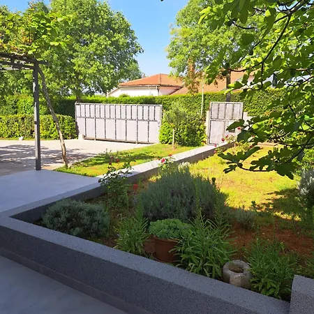Apartment Elinor 2 Rovinj Exterior photo