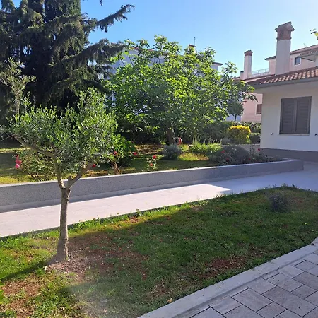 Apartment Elinor 2 Rovinj Exterior photo