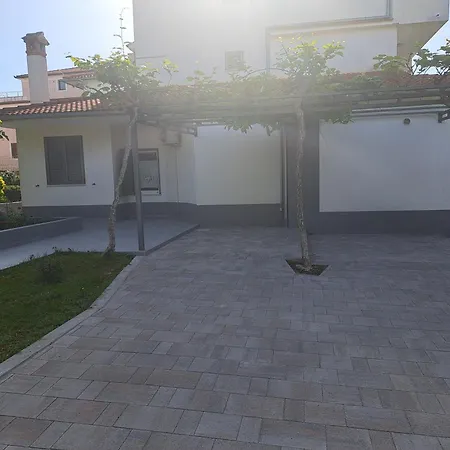 Apartment Elinor 2 Rovinj Exterior photo