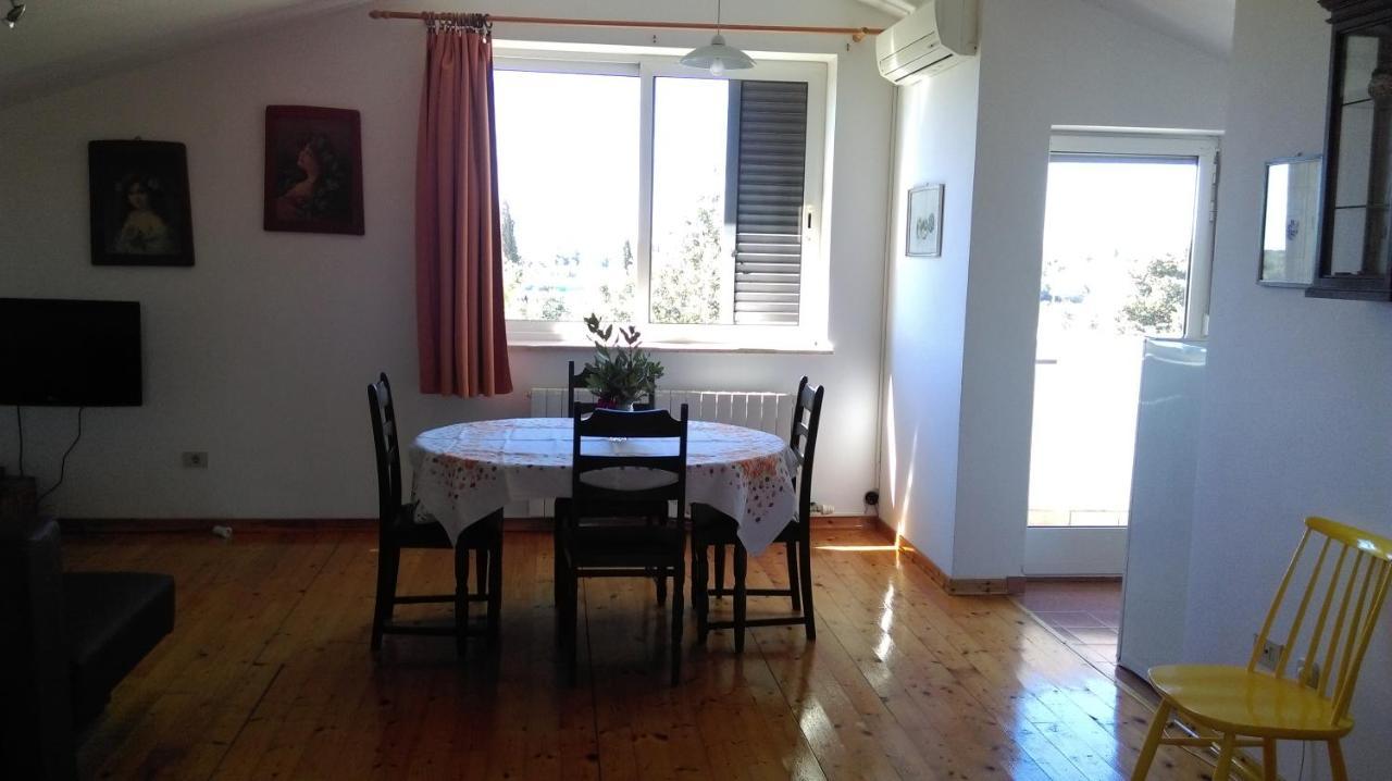 Elinor 2 Apartament *