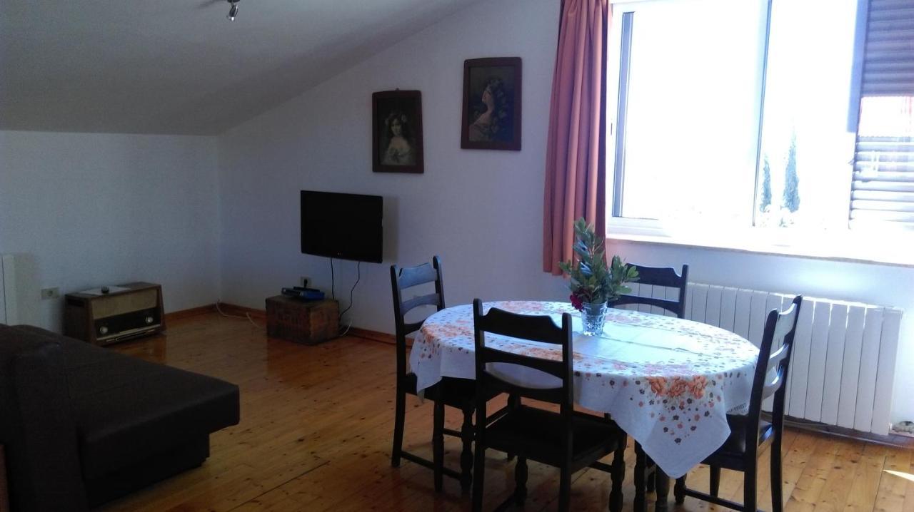 Elinor 2 Apartmán *